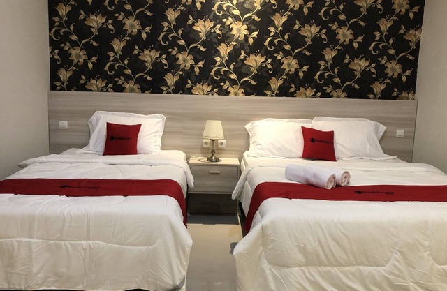 RedDoorz Plus near Solo Paragon Mall