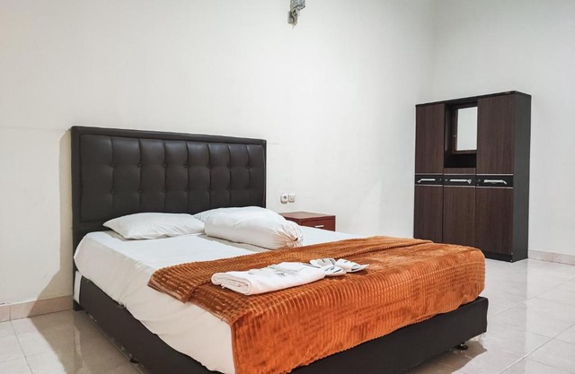 RedDoorz Plus Syariah near Simpang Rimbo Jambi