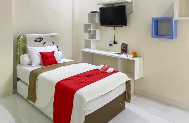 RedDoorz Syariah near PKOR Lampung