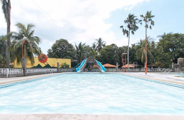 RedDoorz @ Tierra De Oro Resort