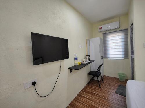 Reds Roomstay Pantai Penarik 4