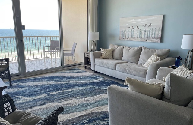 REDUCED RATES! BEACH CLUB CATALINA - BEACHFRONT 9th floor 2 bed 2 bth sleeps 4-5