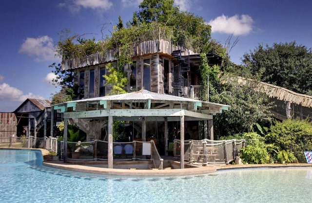 Redwood Tree Haus - Cloud Lane