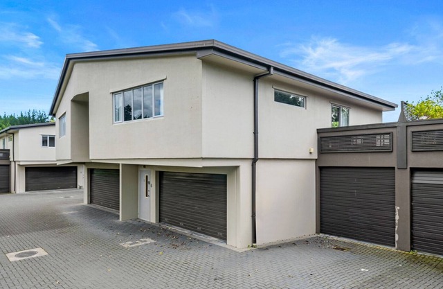 REDWOODS RETREAT - ROTORUA HOLIDAY APARTMENT in Rotorua
