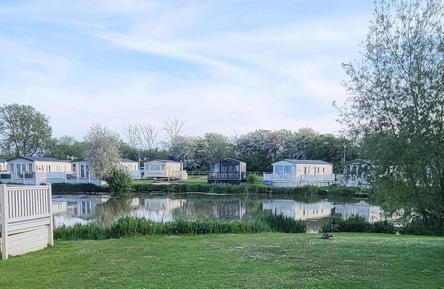 Reeds View, situated on the edge of Mallard Lake