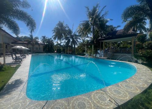 Reef Waters Resort