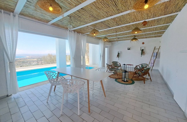 Ref. Ali32 - BEAUTIFUL AND SPACIOUS VILLA WITH POOL AND SEA VIEWS