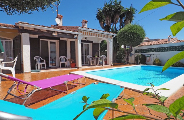Ref. PALAU 3: Cosy house with private pool and wifi.