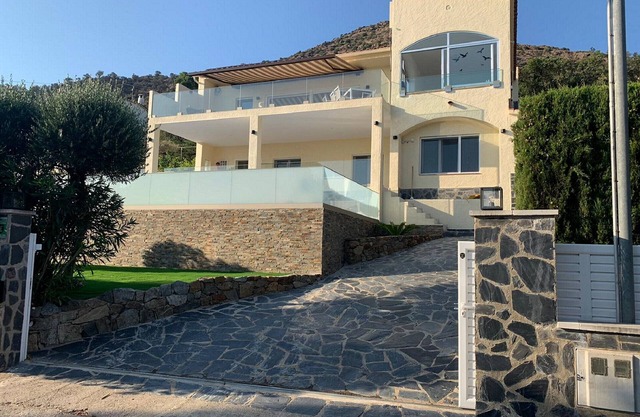 Ref. Zar07 - Completely renovated villa with lovely private pool