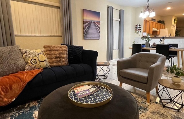 Reflections Retreat, Cozy 2-bed, 2-bath apartment in serene Ocala with AC, WiFi