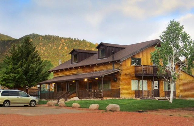 Refreshing Reunions, Relaxing Retreats, Room For Everyone!