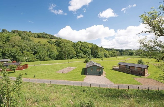 Refurbished in 2022. Boutique and spacious contemporary timber lodge.