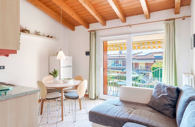 Regarda - Apple Flat with pool and covered parking