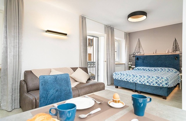 Regarda - Baur Suite 1 design apartment in the centre of Bardolino