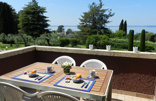 Regarda -Blue View 1 apartment with lake view, 1 bedroom, pool