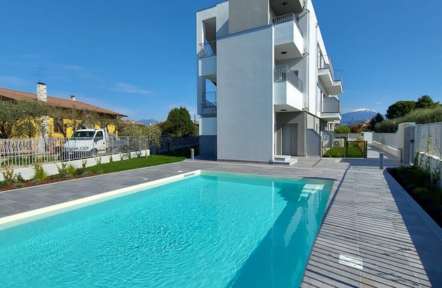Regarda - design apartment "Bamboo" in Lazise with pool, wifi