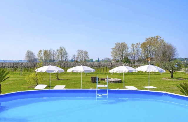 Regarda - Lagobaldo Studio with pool and garden