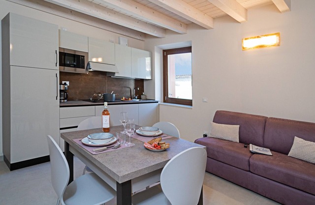 Regarda - Residenza "G&J - 1 floor" modern onebedroom apartment with roof terrace