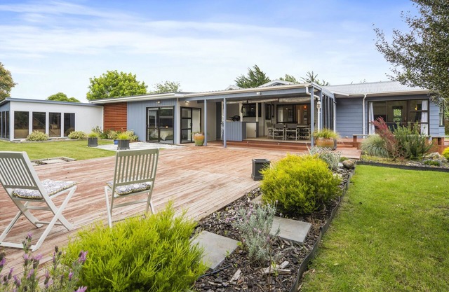 Regent Retreat – Martinborough Holiday Home