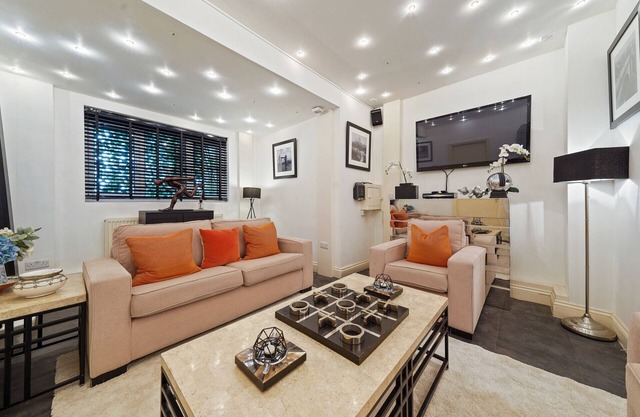 Regents Apartment