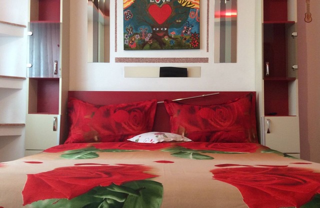 Regim hotelier Relax-central, ultracentral-Bacau, decomandat cu 2 camere.