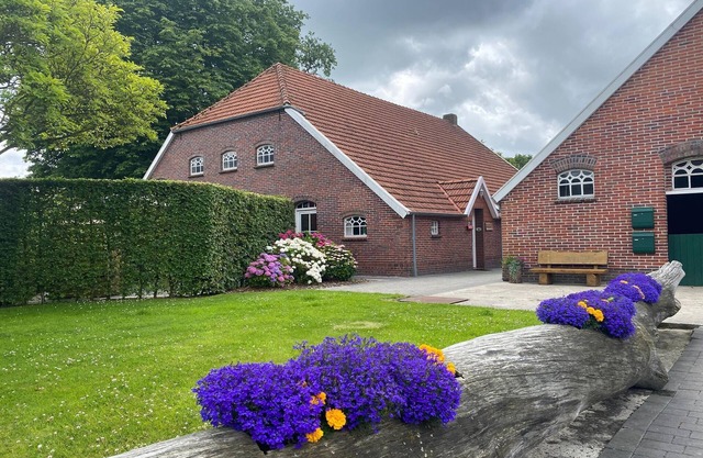 Reihenhaus in Strackholt mit beheiztem Pool