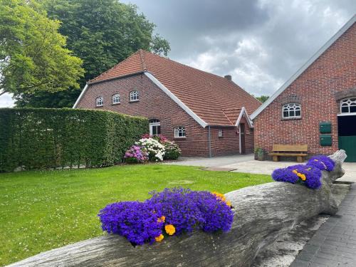 Reihenhaus in Strackholt mit beheiztem Pool