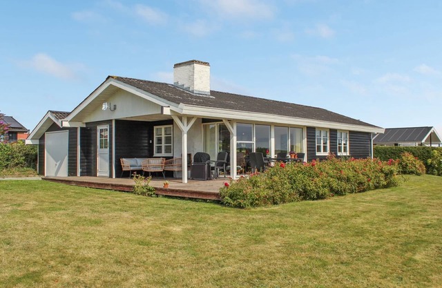 "Reinhold" - 200m from the sea by Interhome