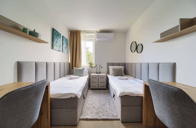 Reja Comfy Elegance Apartment