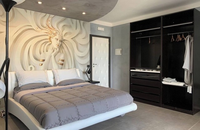 Relais Du Port - Capri Luxury Suite with Jacuzzi