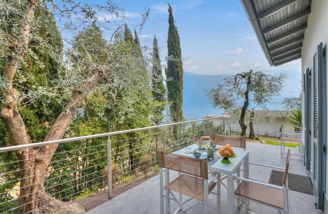 Relais Nanzello Garda Living 1, Limone sul Garda, Italy