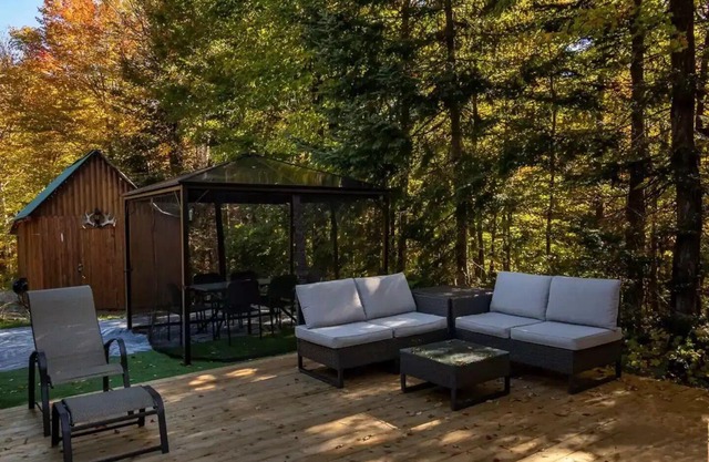 Relax and explore nature in a cozy chalet with spa and ATV trails