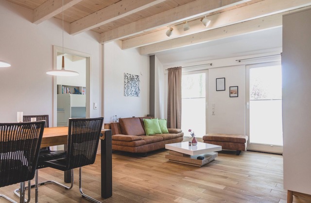 "Relax and feel good: Historic vacation apartment near the North Sea"