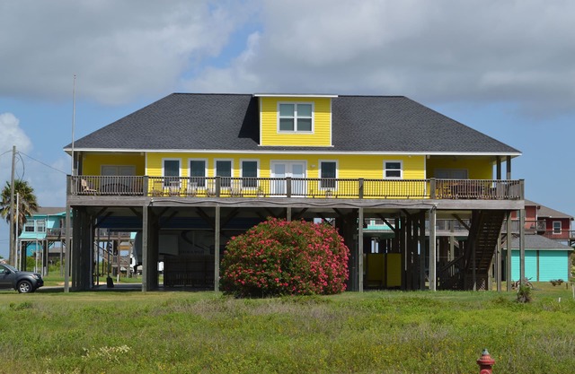 'Relax at Crystal Beach' - Beautiful 4 bedroom spacious Home - Great Beach View