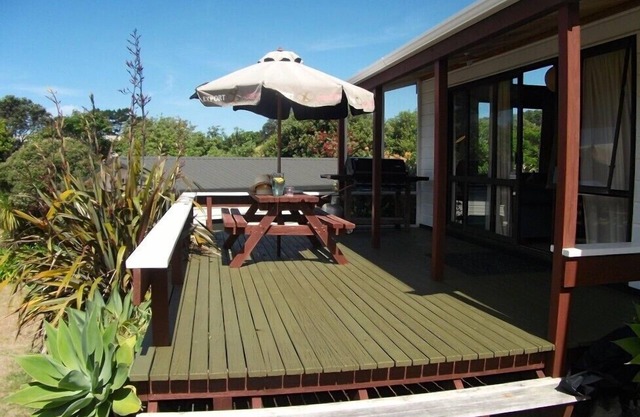 Relax at Pauanui - Pauanui Holiday Home