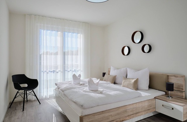 Relax at Pine Hill Resort: New, modern apartment C14 with a view of the lagoon