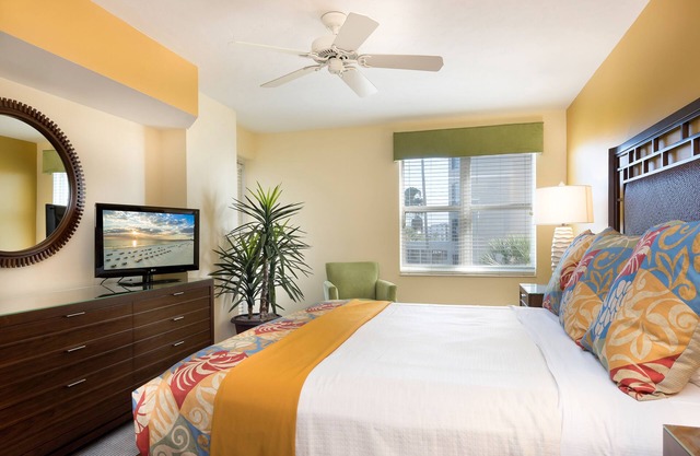 Relax by the Beach | Balcony Suites, Full Kitchen, Pool