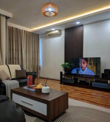 Relax & Chill 4BR Terrace House