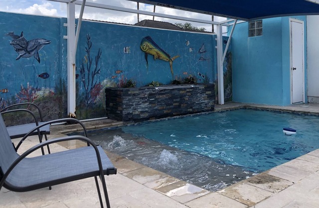 Relax & Enjoy in Our Spacious Country Club Estate