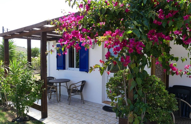 Relax & Experience, Cottage on the land with sea view, 2 - 3 persons