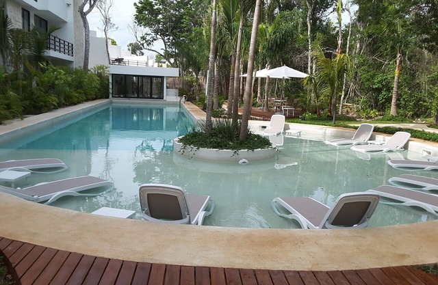 Relax in Mayan paradise - beach and PGA golf resort