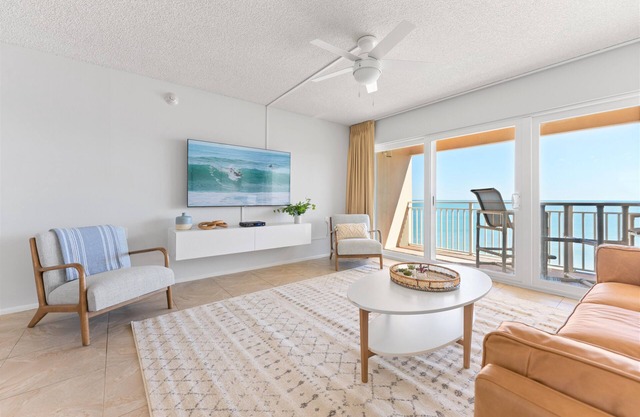Relax in Style: Oceanfront Penthouse with Heated Pool & BBQ Grills ☀️