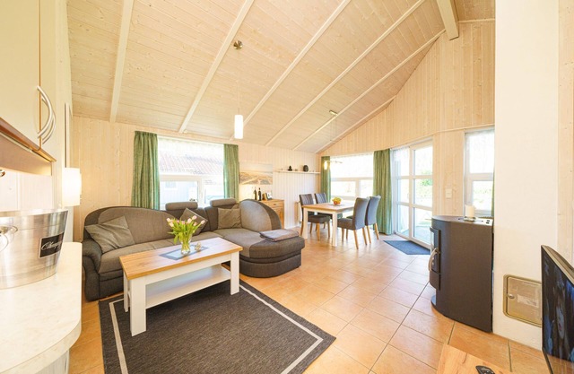 Relax in the Otter vacation home: a cozy retreat by the North Sea!