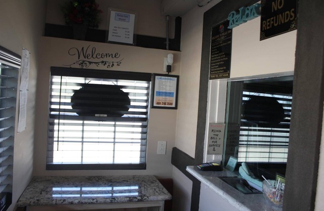 Relax Inn Motel