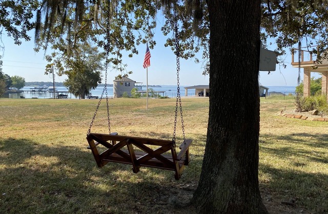 Relax near Lake Livingston in our spacious 3-bedroom retreat