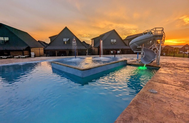 Relax & Play | Hot Tub, Indoor Pool, Arcade Games, & Free Show Tickets!