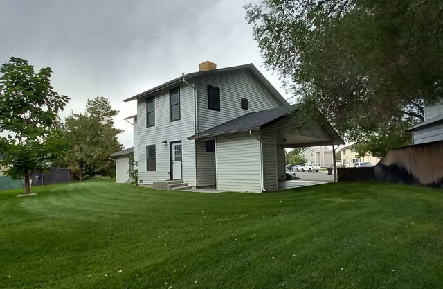 Relax, play, rest, & live in a conveniently located, freshly remodeled townhouse