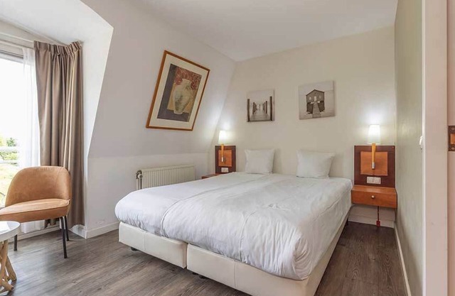 Relax & Recharge Steps from Dunes, Beach, and Local Culture! Free Breakfast