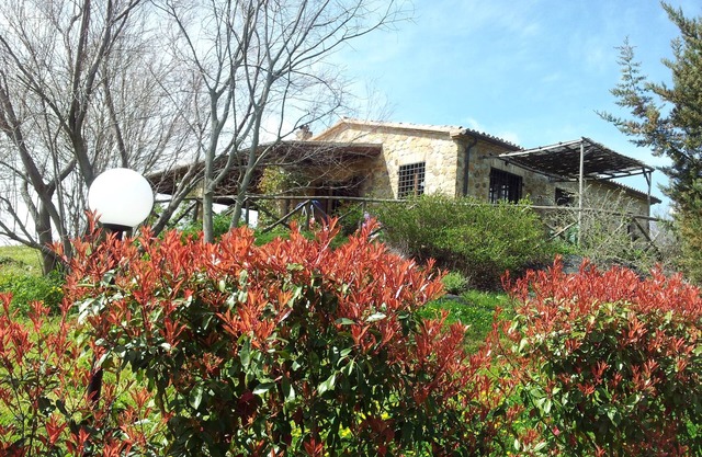 Relax, thermal baths, sea bathing, sports, in Tuscany yet to be explored.
