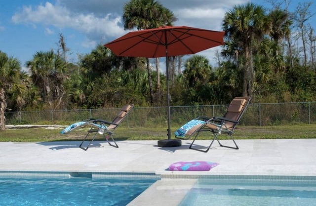 Relax Vacation home with pool and BBQ.